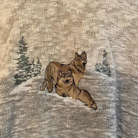 Vintage Wolves Sweater - Picture 2 of 3